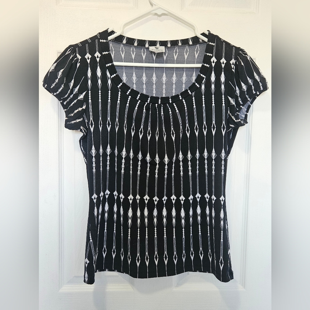 Worthington Black and White Geometric Blouse